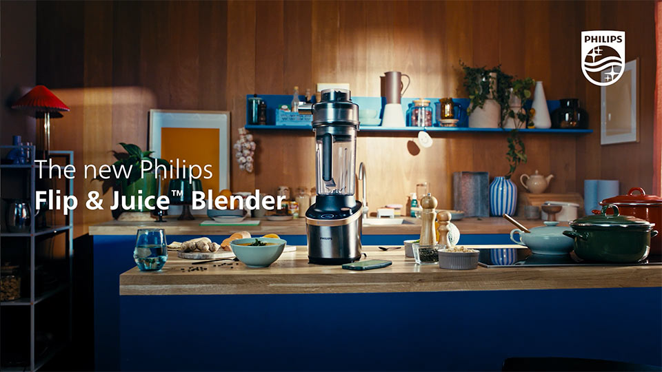 Prezentacja działania i możliwości blendera z sokowir&oacute;wką 2w1 Philips Flip & Juice&trade;.