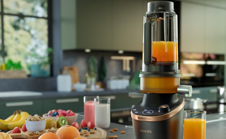 Blender z sokowir&oacute;wką marki Philips.