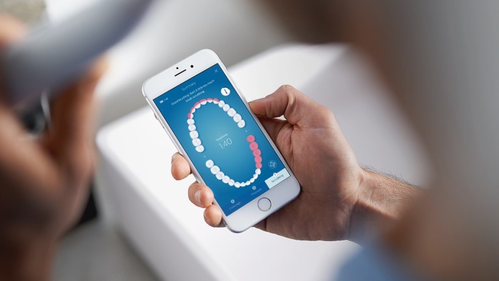 Szczoteczka soniczna z aplikacją na telefon &ndash; jak to działa i w czym pomaga?