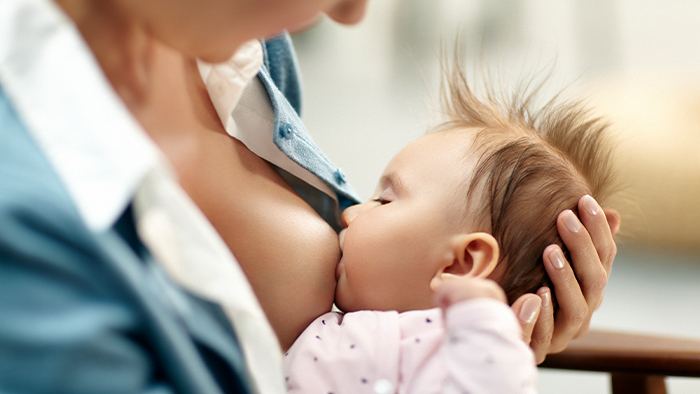 Znaczenie wsparcia dla mam karmiących piersią po cesarskim cięciu