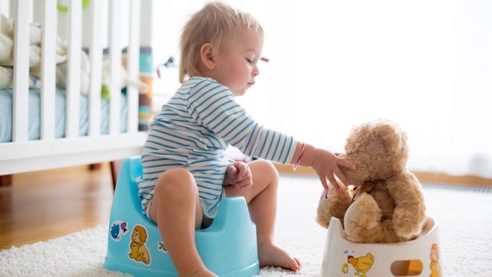 Jak nauczyć dziecko siadania na nocnik?