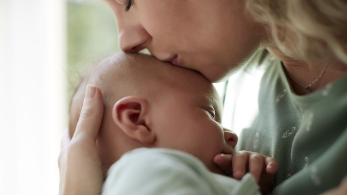 Jak prawidłowo nosić niemowlę?